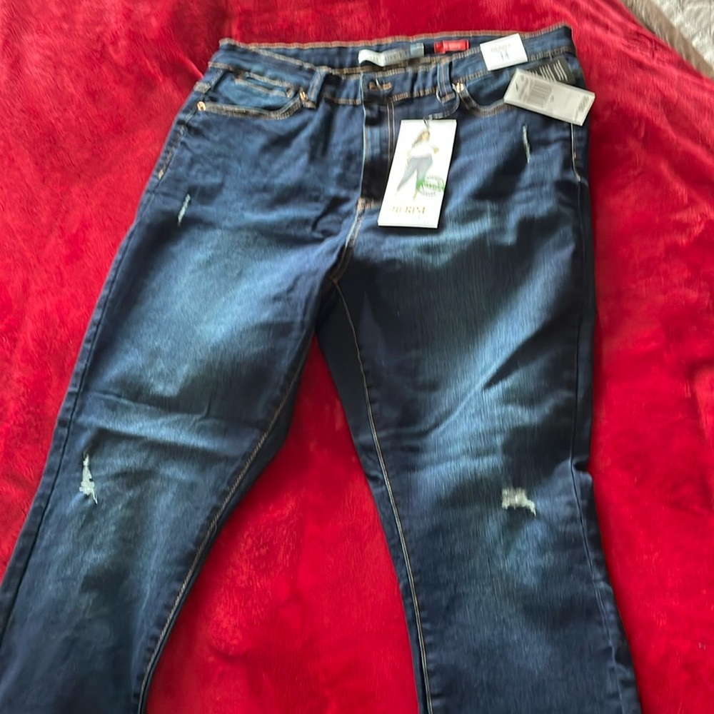 New high rise jeans distressed
(Plus size)